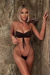 Blonde Escort Anetta